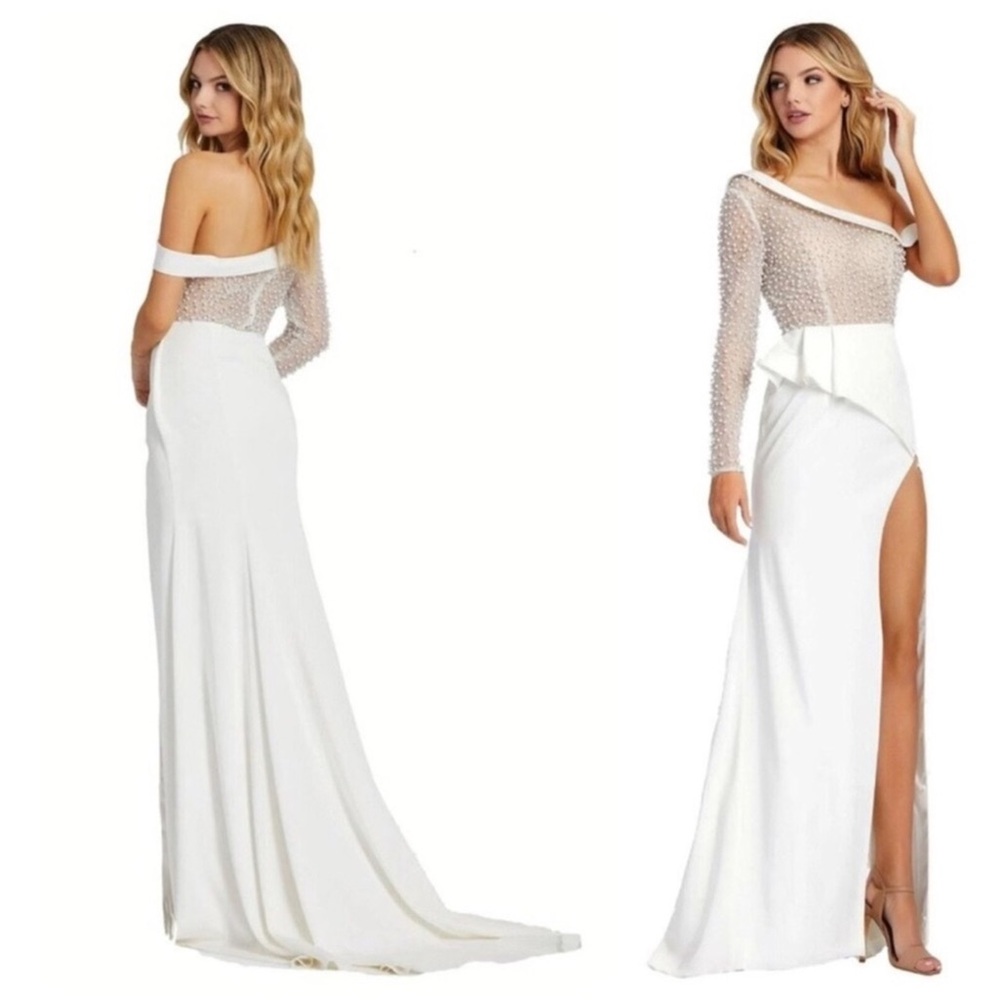 NWOT Mac Duggal 11126 Elegant White Off-Shoulder Gown